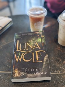 luna wolf photo